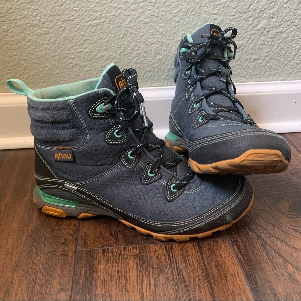 Women’s ahnu sugar pine hiking boots blue size 6 waterproof lightweight